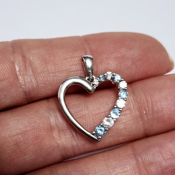 10KW Gold Blue Topaz Heart Pendant - Picture 9 of 10